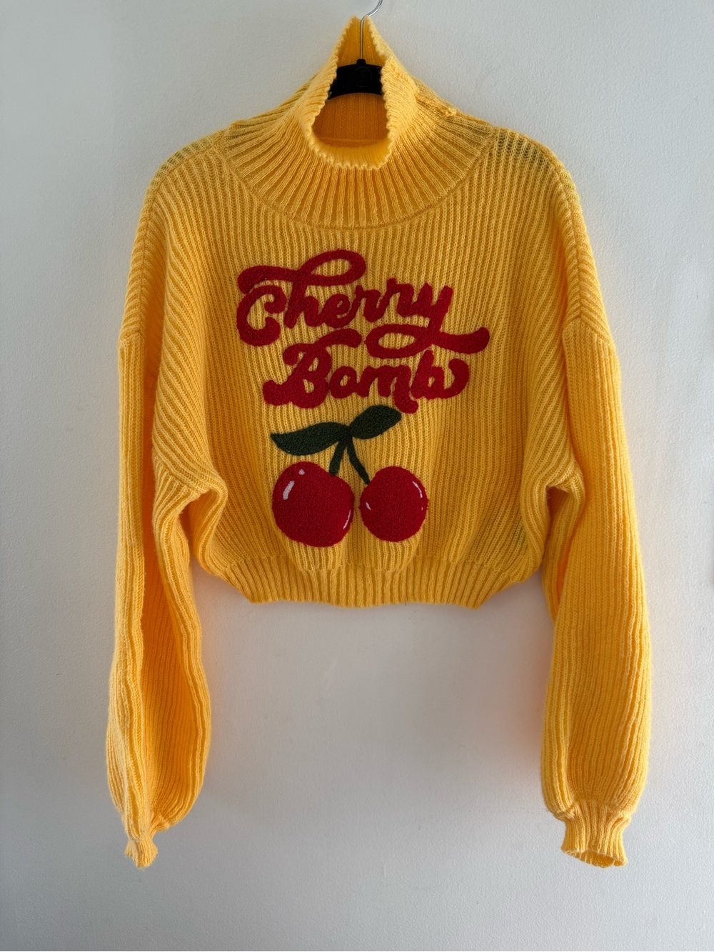 ROMWE Yellow Cherry Bomb Cropped Sweater L